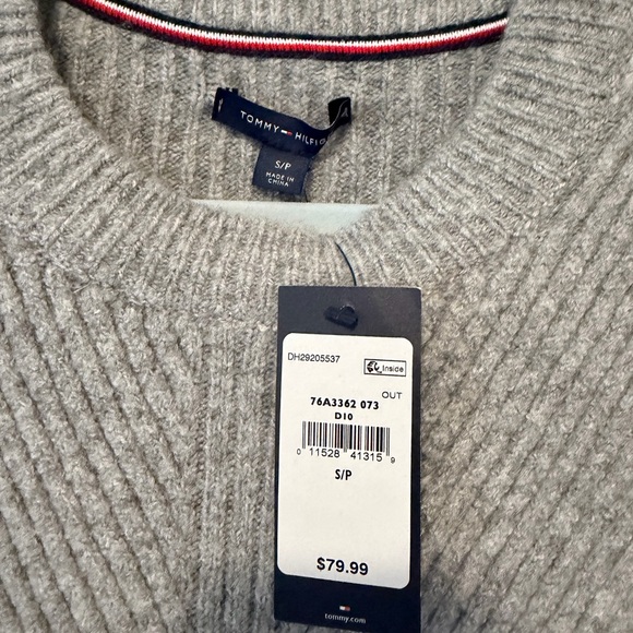 Tommy Hilfiger Sweater - Picture 2 of 3